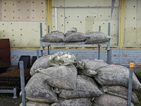 Partij gemalen witsteen - afbeelding 1 van  4