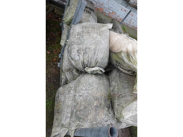 Partij gemalen witsteen - afbeelding 3 van  4