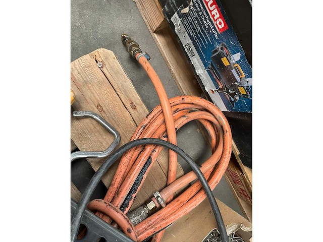 Partij gereedschappen en bouwmaterialen - afbeelding 17 van  38