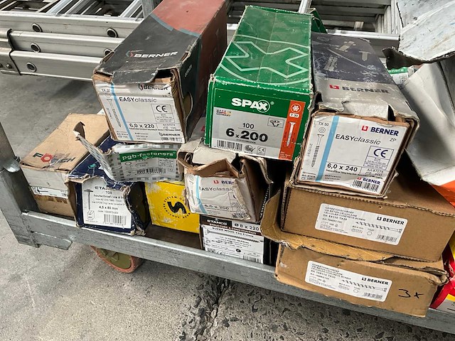 Partij gereedschappen en bouwmaterialen - afbeelding 21 van  38
