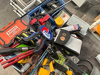 Partij gereedschappen en bouwmaterialen - afbeelding 28 van  38
