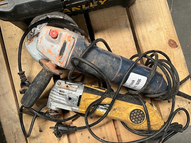 Partij gereedschappen en bouwmaterialen - afbeelding 35 van  38