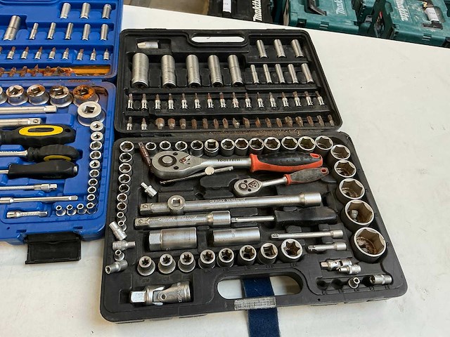 Partij gereedschappen - afbeelding 2 van  6