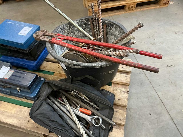 Partij gereedschappen - afbeelding 1 van  4
