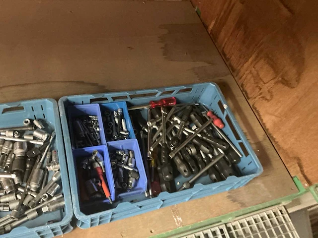 Partij gereedschappen - afbeelding 7 van  7