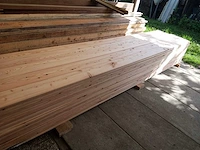 Partij geschaafde larix land- en groefplanken – 320 cm – ca. 47 m²