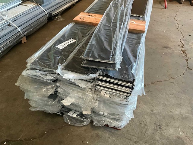 Partij gevelbekleding en/of gootafwerking flush (106x) - afbeelding 5 van  18