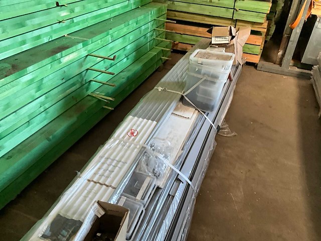 Partij gevelbekleding en/of gootafwerking flush (106x) - afbeelding 9 van  18