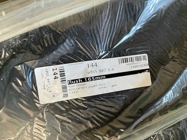 Partij gevelbekleding en/of gootafwerking flush (106x) - afbeelding 2 van  2