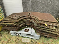 Partij gietijzeren boomroosters - afbeelding 1 van  1