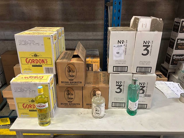 Partij gin en koffielikeur - afbeelding 1 van  4