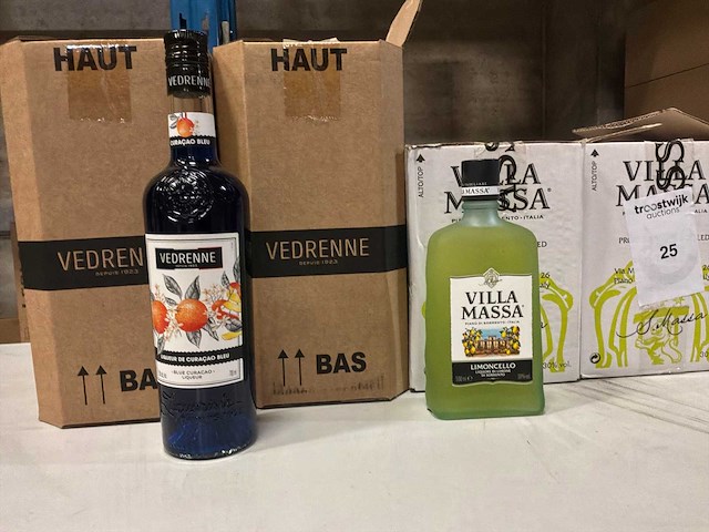 Partij gin, limoncello en likeur - afbeelding 1 van  1