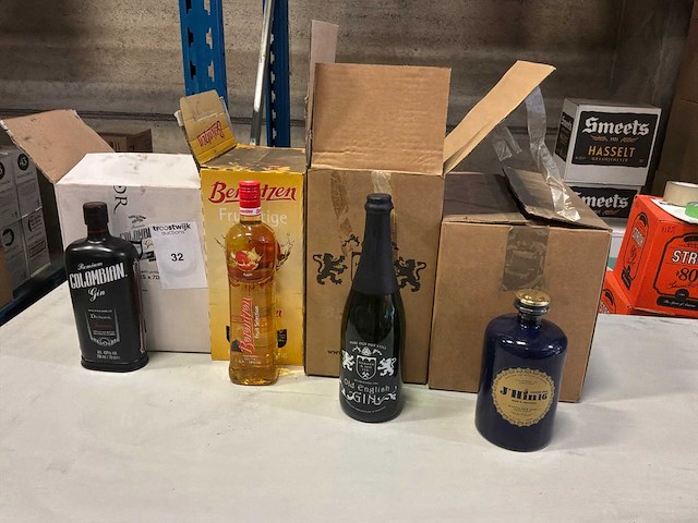 Partij gin, rum en aperitieven - afbeelding 1 van  3