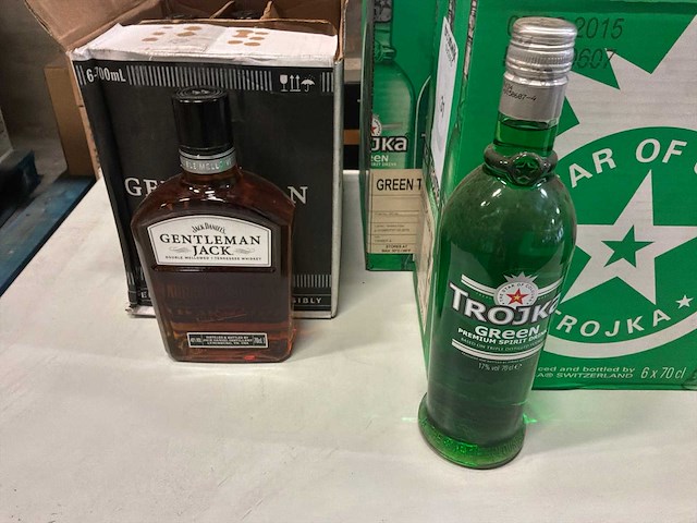 Partij gin, vodka, whisky en aperitieven - afbeelding 2 van  4