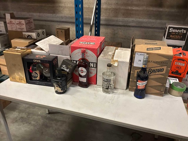 Partij gin, whisky en aperitieven - afbeelding 1 van  4