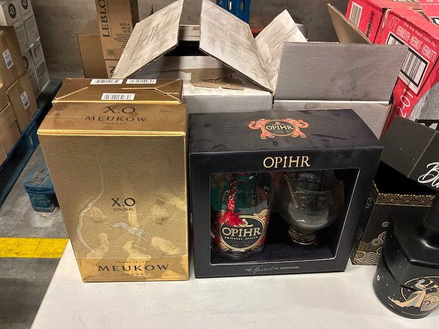 Partij gin, whisky en aperitieven - afbeelding 2 van  4