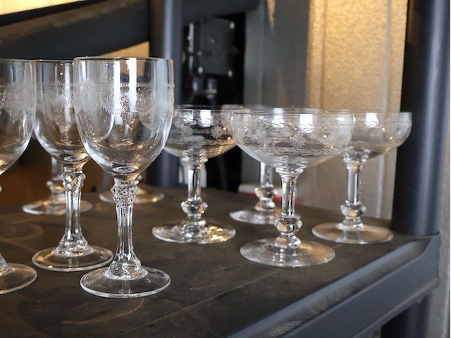 Partij glaswerk gegraveerd - afbeelding 4 van  6