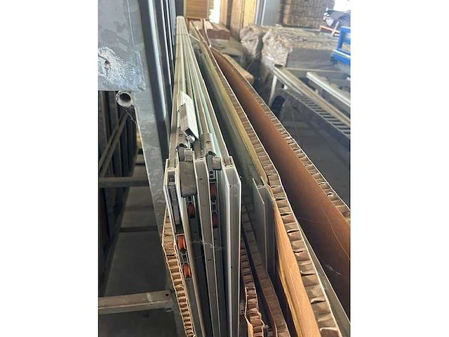 Partij glazen schuifwanden outdoor 2050mm (l) x 1020mm (b) - afbeelding 2 van  2