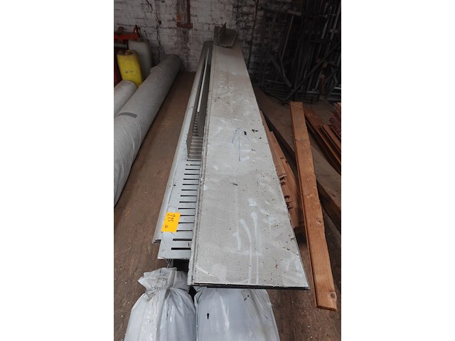 Partij goten - afbeelding 2 van  3