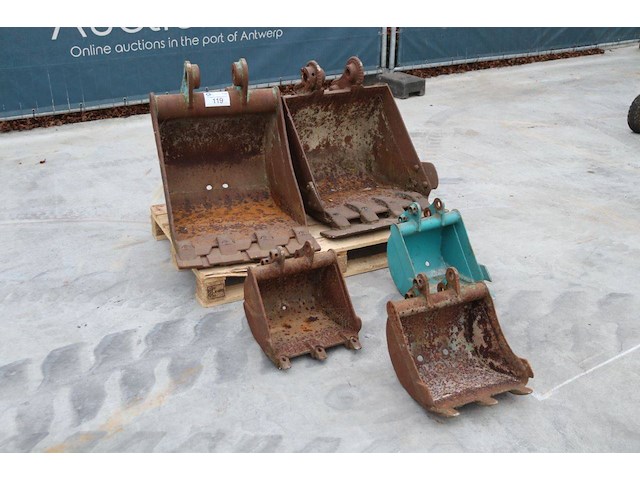 Partij graafbakken - afbeelding 1 van  1