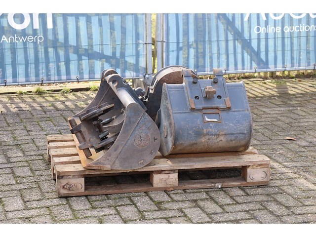 Partij graafbakken - afbeelding 1 van  1