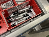 Partij grijper-, robot- en pneumatische componenten - afbeelding 37 van  200