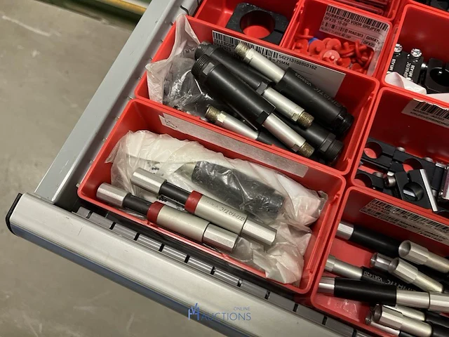 Partij grijper-, robot- en pneumatische componenten - afbeelding 43 van  200