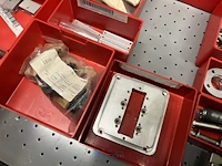 Partij grijper-, robot- en pneumatische componenten - afbeelding 76 van  200