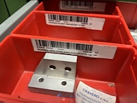 Partij grijper-, robot- en pneumatische componenten - afbeelding 80 van  200