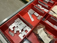 Partij grijper-, robot- en pneumatische componenten - afbeelding 81 van  200