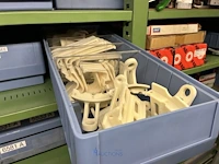 Partij grijper-, robot- en pneumatische componenten - afbeelding 106 van  200