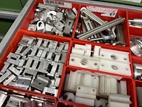 Partij grijper-, robot- en pneumatische componenten - afbeelding 126 van  200
