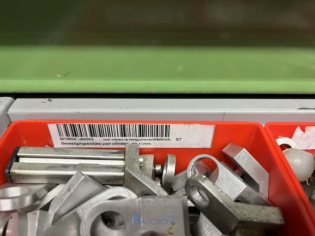 Partij grijper-, robot- en pneumatische componenten - afbeelding 127 van  200