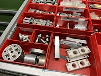 Partij grijper-, robot- en pneumatische componenten - afbeelding 130 van  200