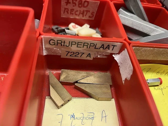 Partij grijper-, robot- en pneumatische componenten - afbeelding 134 van  200