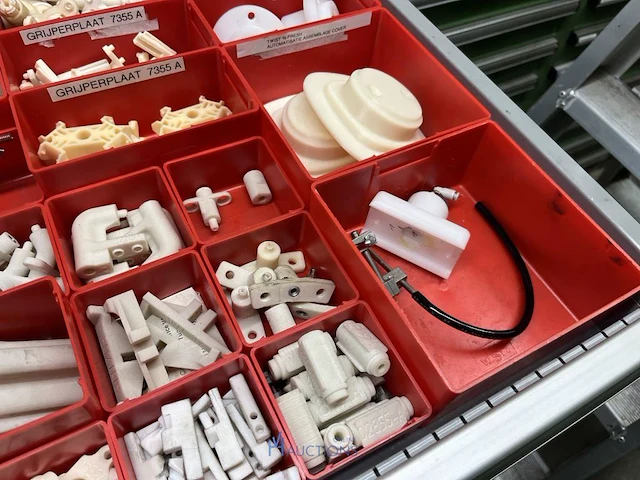 Partij grijper-, robot- en pneumatische componenten - afbeelding 147 van  200