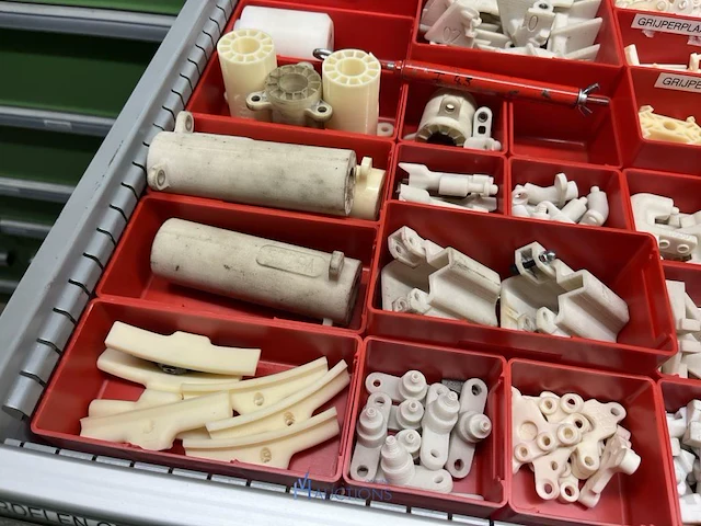 Partij grijper-, robot- en pneumatische componenten - afbeelding 149 van  200