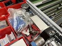 Partij grijper-, robot- en pneumatische componenten - afbeelding 156 van  200