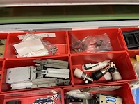 Partij grijper-, robot- en pneumatische componenten - afbeelding 160 van  200
