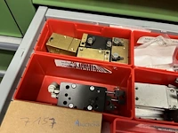 Partij grijper-, robot- en pneumatische componenten - afbeelding 161 van  200