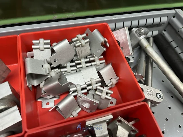 Partij grijper-, robot- en pneumatische componenten - afbeelding 197 van  200