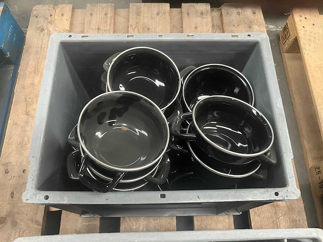Partij grote ronde borden en mini casseroles - afbeelding 4 van  10
