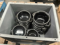 Partij grote ronde borden en mini casseroles - afbeelding 10 van  10