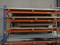 Partij gyproc studs + inhoud rek - afbeelding 1 van  6