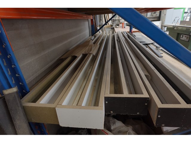 Partij gyproc studs + inhoud rek - afbeelding 2 van  6