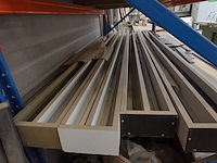 Partij gyproc studs + inhoud rek - afbeelding 2 van  6