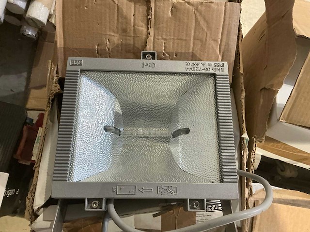 Partij halogeenlampen - afbeelding 2 van  3