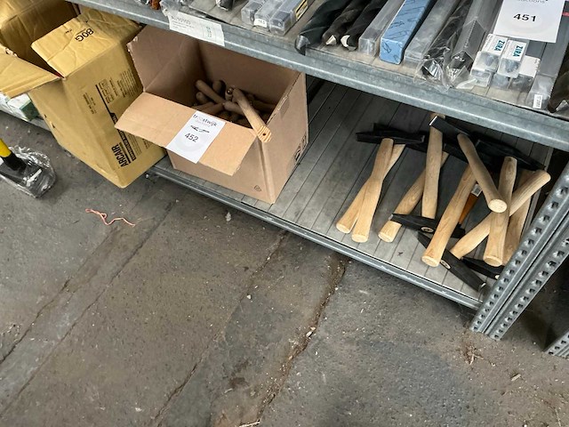 Partij hamers / stelen / schuurpapier - afbeelding 1 van  4