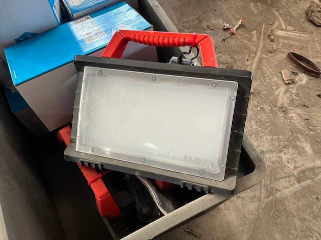 Partij handgereedschap en accu werklichten - afbeelding 2 van  5
