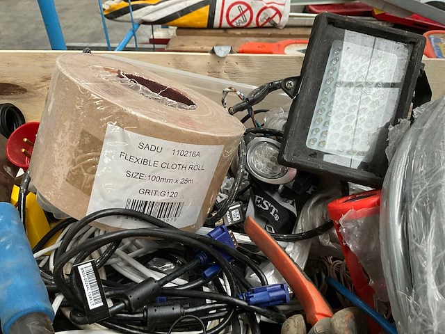 Partij handgereedschap en diversen - afbeelding 2 van  5